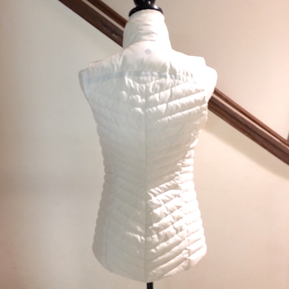 ATHLETA DOWN PUFFER VEST - Picture 9 of 16